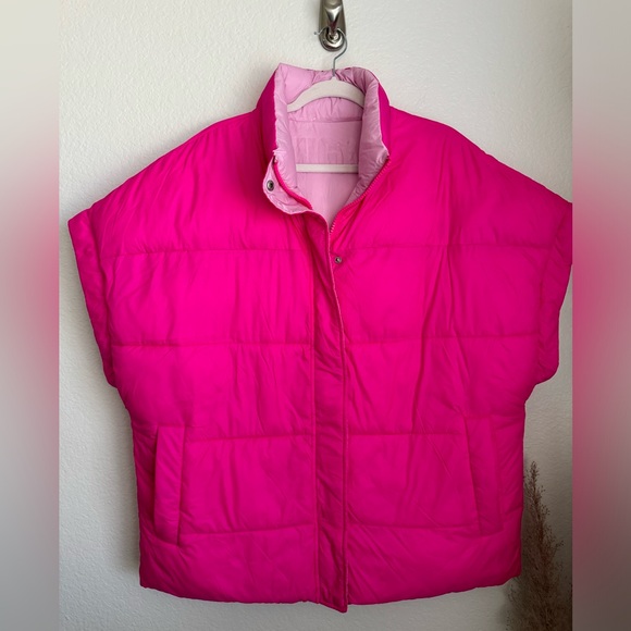 NWOT- Ugg Sydnee Fully Reversible Puffer Vest in Pink/Light Pink med - Picture 4 of 10